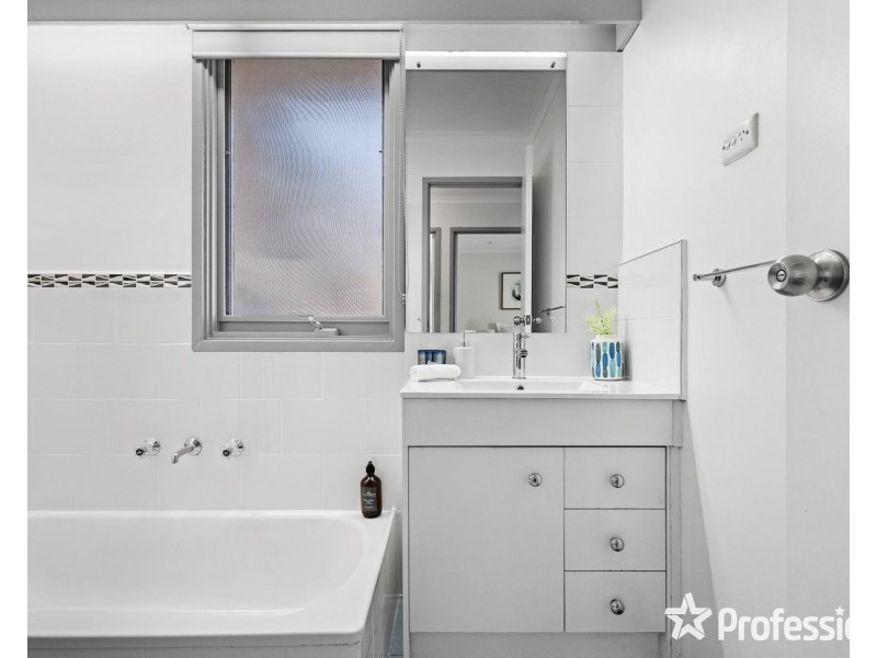 2 Contour Court, Chirnside Park VIC 3116