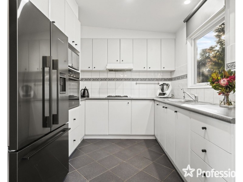 20 Shirley Street, Mooroolbark VIC 3138