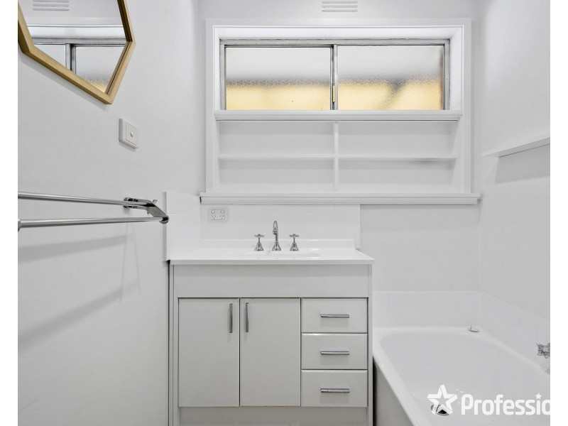 47 Blackburn Road, Mooroolbark VIC 3138