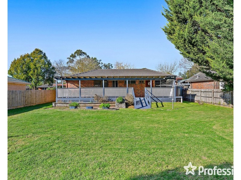 47 Blackburn Road, Mooroolbark VIC 3138