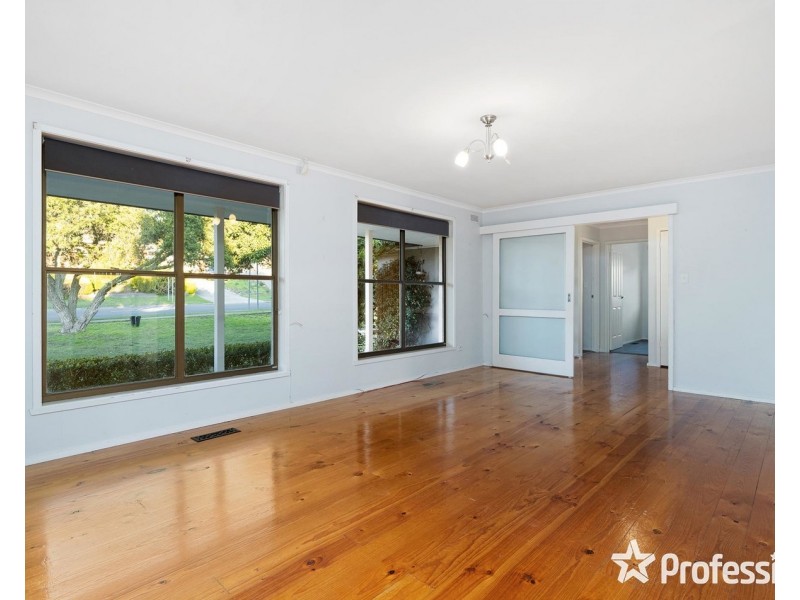 128 Lauriston Drive, Coldstream VIC 3770