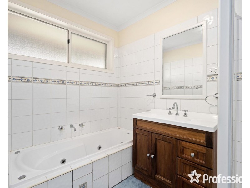 128 Lauriston Drive, Coldstream VIC 3770