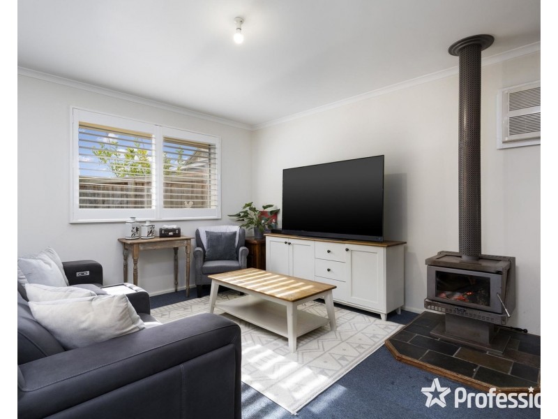 22 Neville Street, Mooroolbark VIC 3138