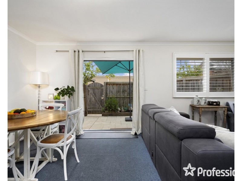 22 Neville Street, Mooroolbark VIC 3138