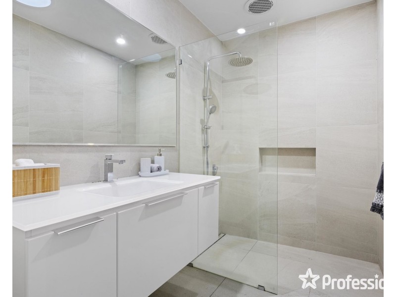22 Neville Street, Mooroolbark VIC 3138