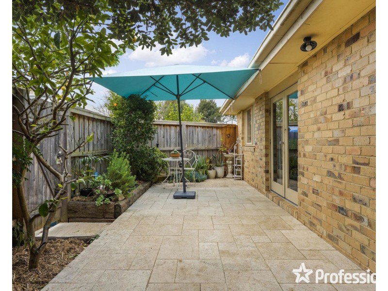 22 Neville Street, Mooroolbark VIC 3138