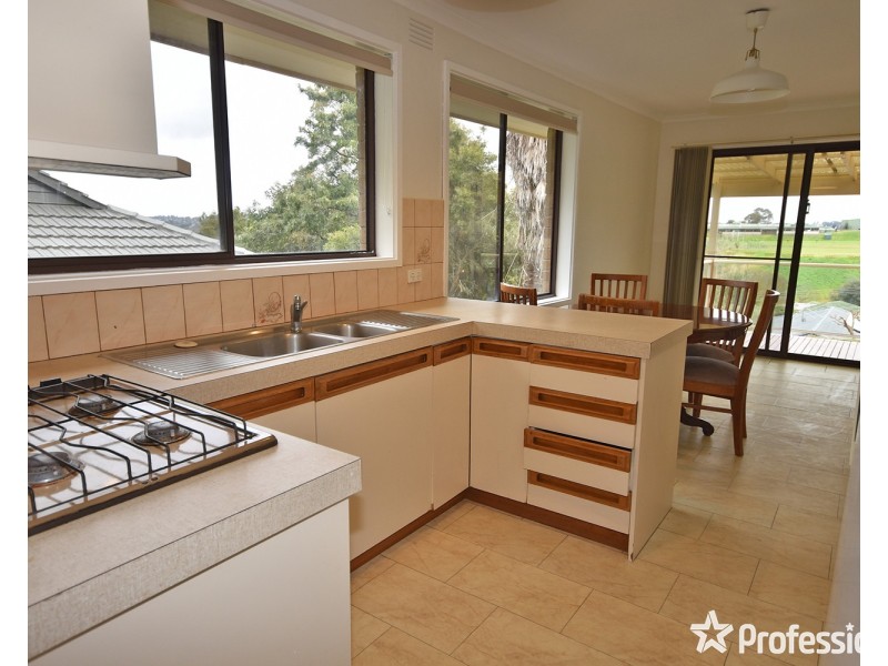 5  Parry Drive, Mooroolbark VIC 3138