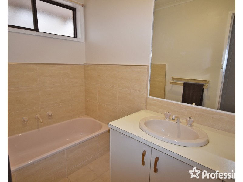 5  Parry Drive, Mooroolbark VIC 3138