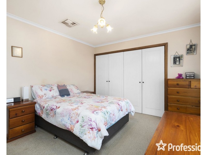 110 Manchester Road, Mooroolbark VIC 3138