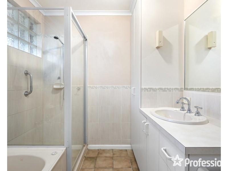 110 Manchester Road, Mooroolbark VIC 3138