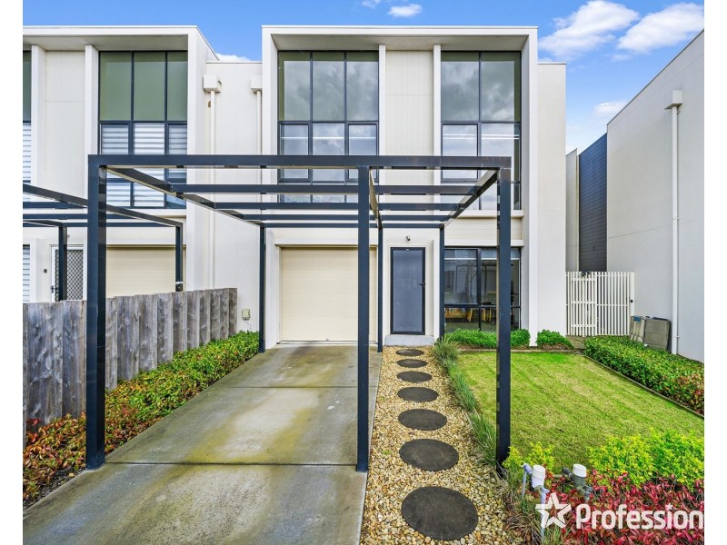 18 Belsay Chase, Chirnside Park VIC 3116
