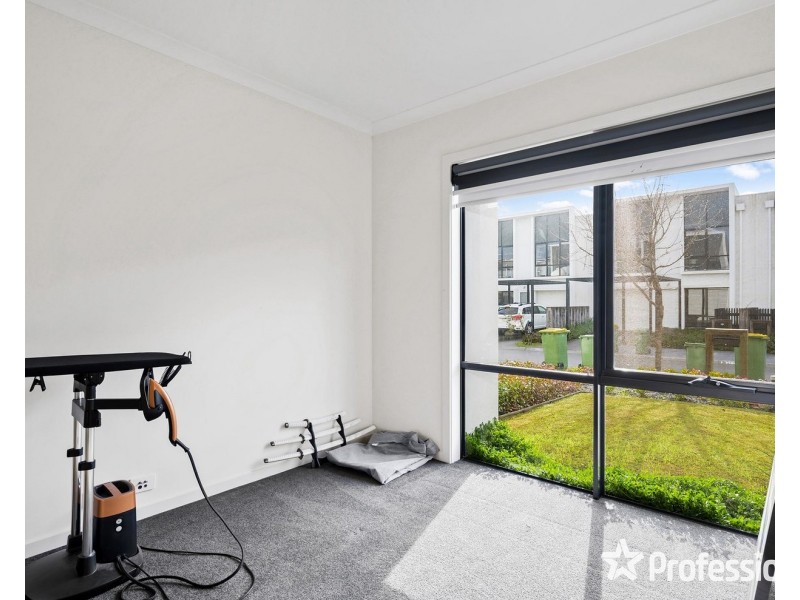 18 Belsay Chase, Chirnside Park VIC 3116