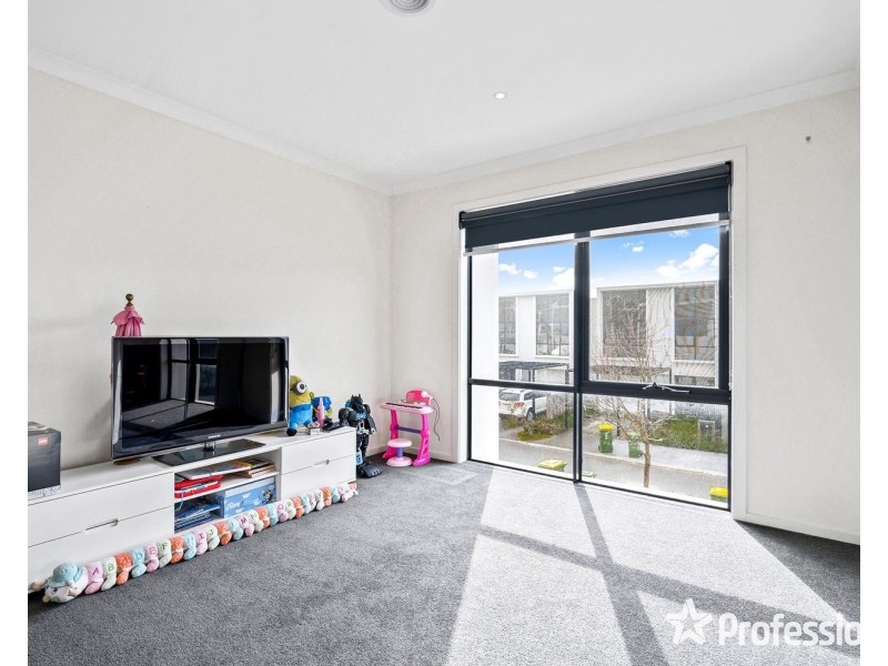 18 Belsay Chase, Chirnside Park VIC 3116