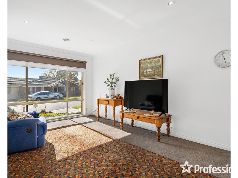 35 Elms Road, Mooroolbark VIC 3138