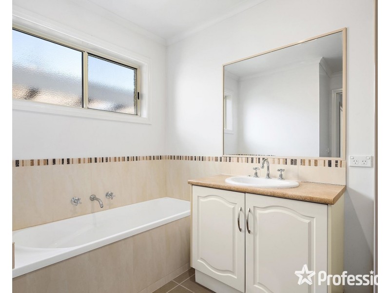 35 Elms Road, Mooroolbark VIC 3138