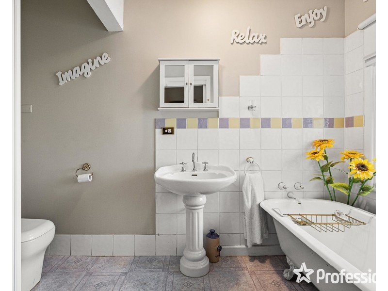 40 Exeter Road, Croydon North VIC 3136