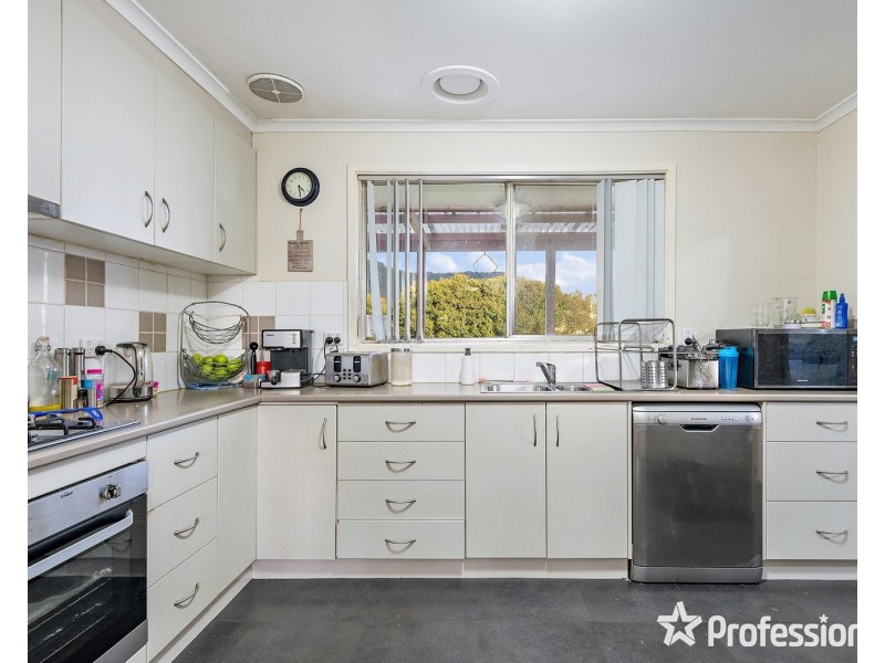 4 Gladesville Drive, Kilsyth VIC 3137
