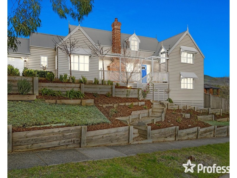 2 Valley Park Drive, Mooroolbark VIC 3138
