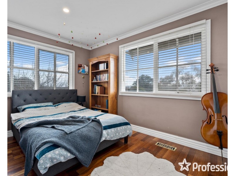 2 Valley Park Drive, Mooroolbark VIC 3138