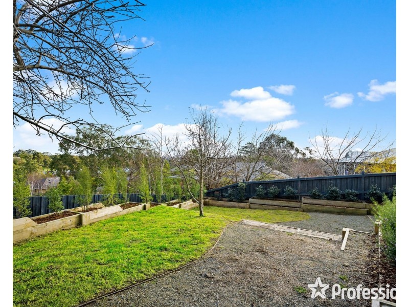 2 Valley Park Drive, Mooroolbark VIC 3138