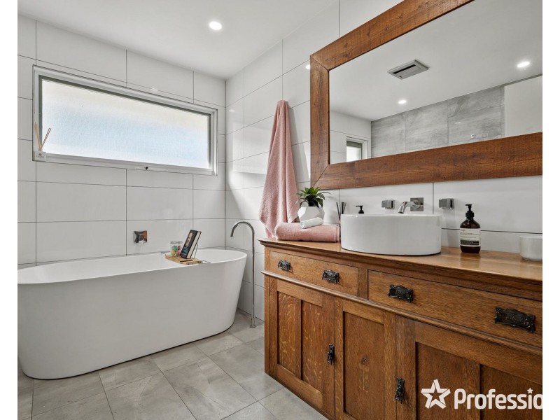 53 Belvedere Drive, Montrose VIC 3765