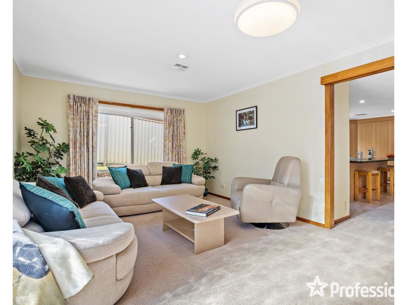 28 Shirley Street, Mooroolbark VIC 3138