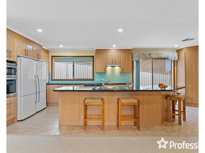 28 Shirley Street, Mooroolbark VIC 3138