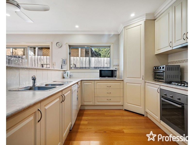 34 Andrew Street, Mooroolbark VIC 3138