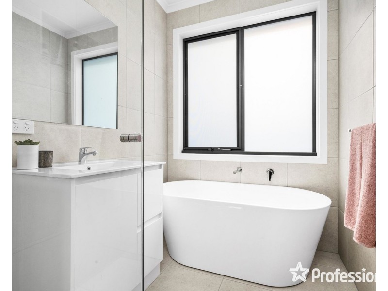 1 & 2 Osmaston Place, Mount Evelyn VIC 3796