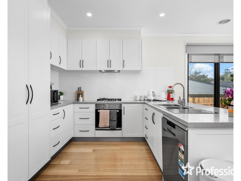 1 & 2 Osmaston Place, Mount Evelyn VIC 3796