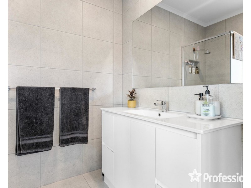 1 & 2 Osmaston Place, Mount Evelyn VIC 3796
