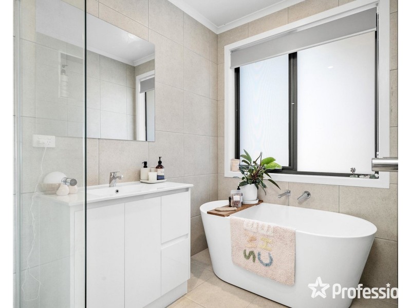 1 & 2 Osmaston Place, Mount Evelyn VIC 3796