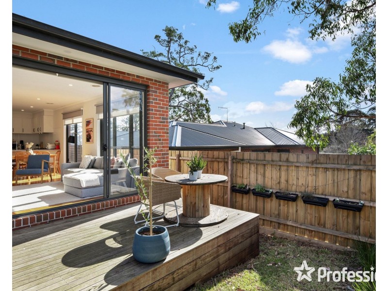 1 & 2 Osmaston Place, Mount Evelyn VIC 3796