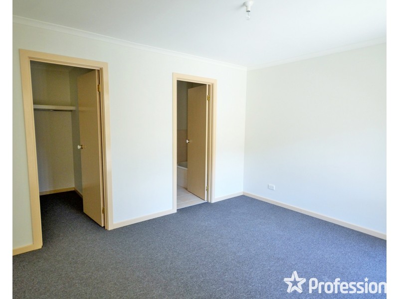 2/64 Hawthory Road, Kilsyth VIC 3137