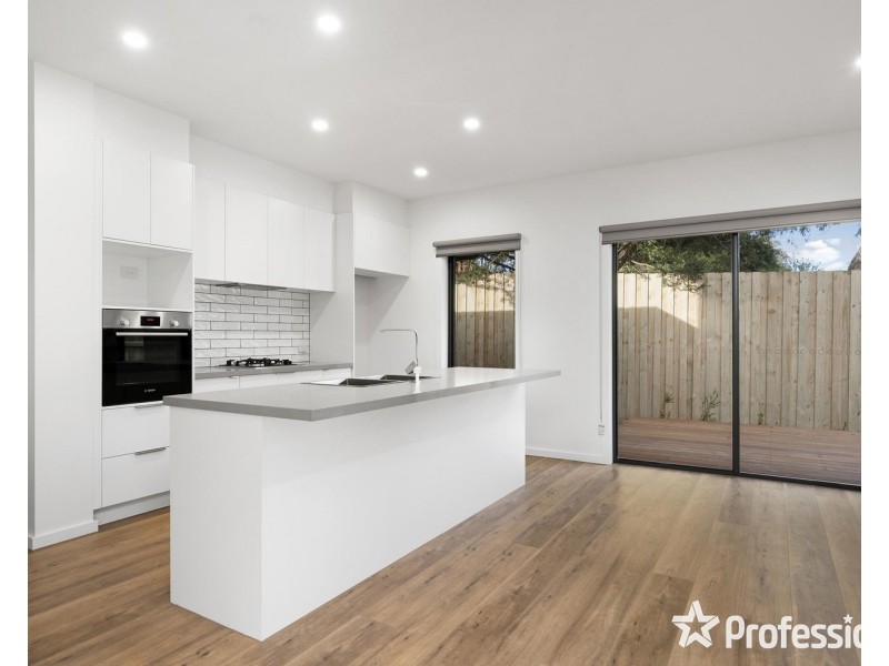 2/131 Lomond Avenue, Kilsyth VIC 3137