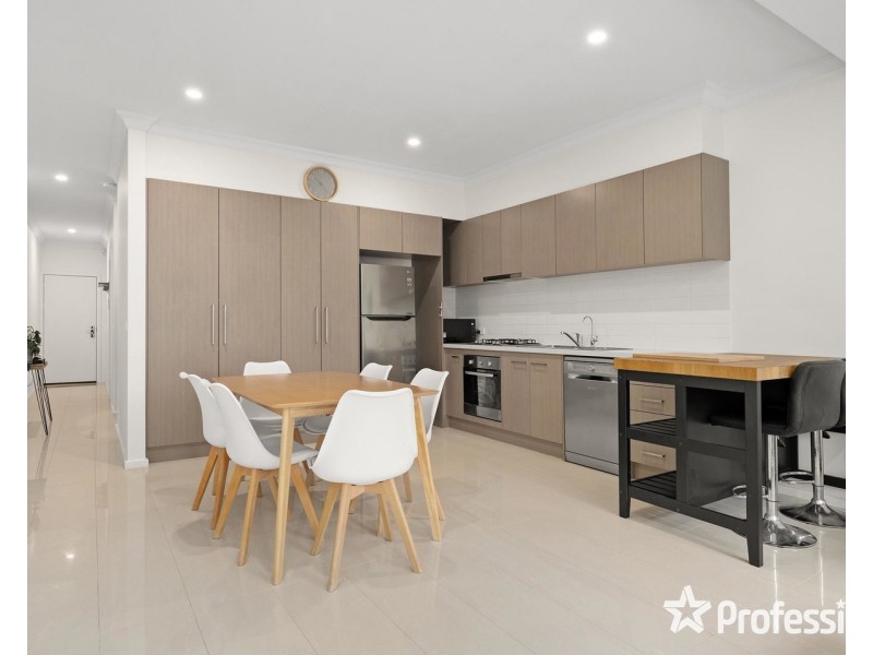 4 Demartini Close, Mooroolbark VIC 3138