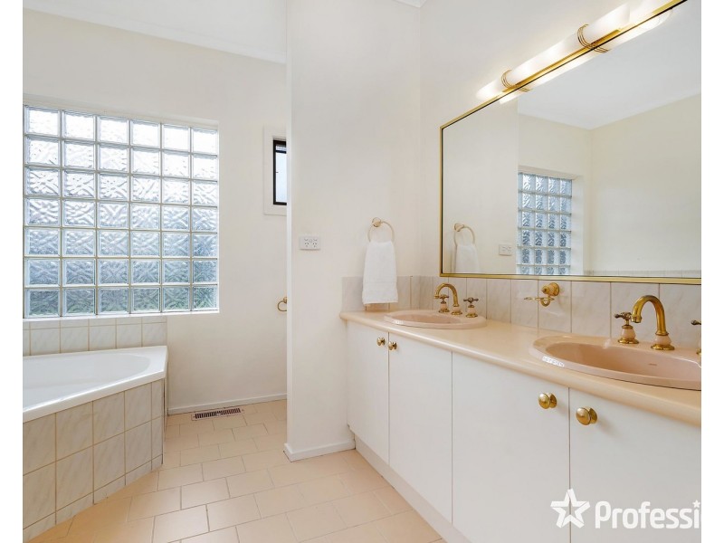 17 Verina Way, Lilydale VIC 3140