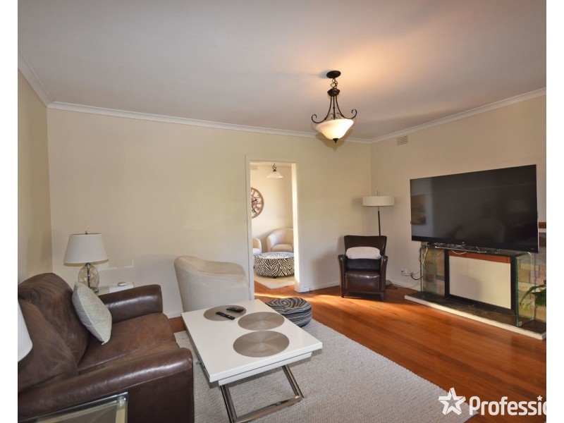 30 Binbrook Drive, Croydon VIC 3136