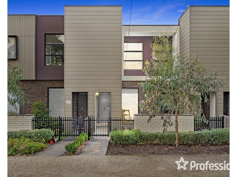 35 Cambridge Road, Mooroolbark VIC 3138