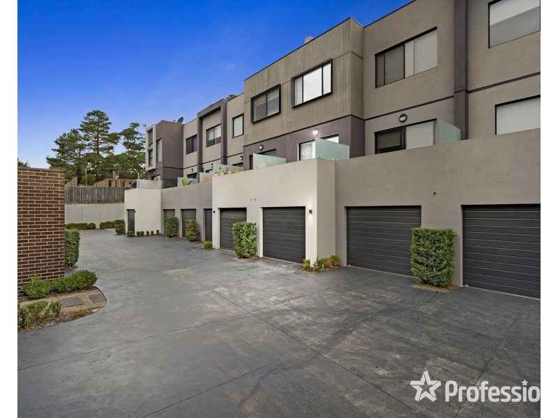 35 Cambridge Road, Mooroolbark VIC 3138