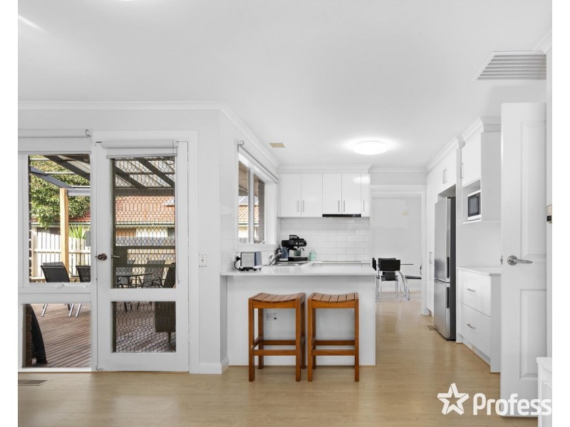 72 Country Club Drive, Chirnside Park VIC 3116