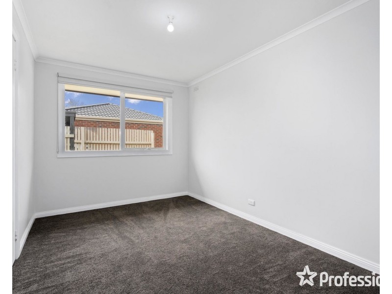 72 Country Club Drive, Chirnside Park VIC 3116