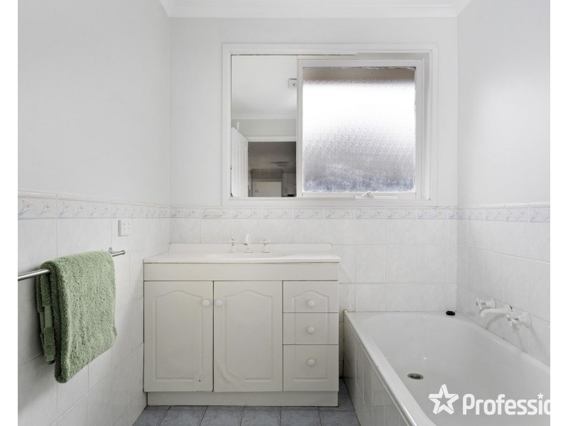 72 Country Club Drive, Chirnside Park VIC 3116