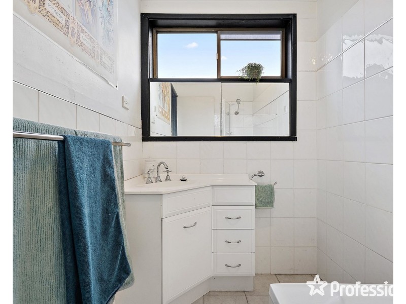 2/301 Mount Dandenong Road, Croydon VIC 3136