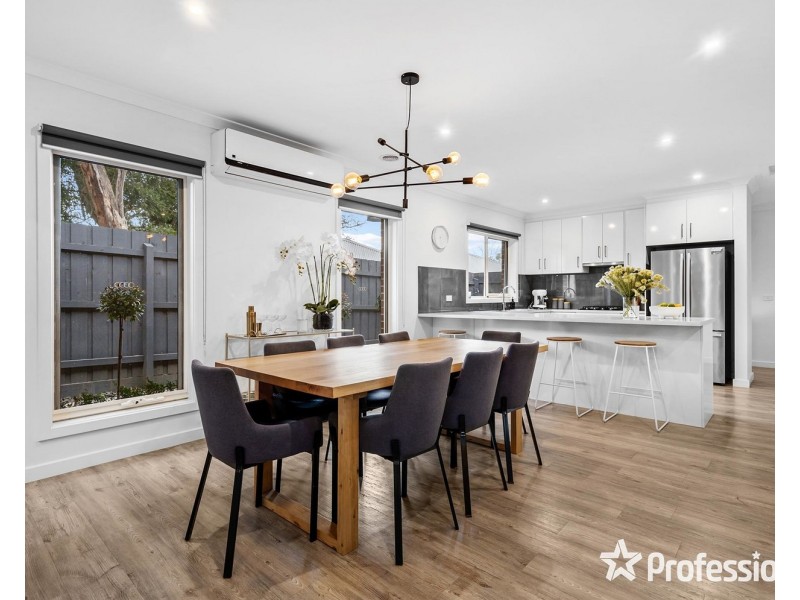 4 Kindred Close, Mooroolbark VIC 3138