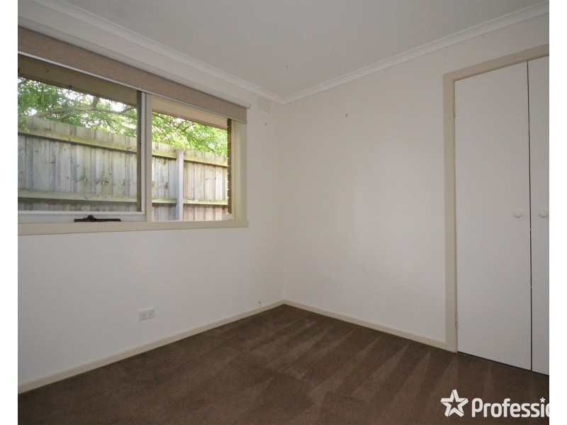 25 Churchill Drive, Mooroolbark VIC 3138