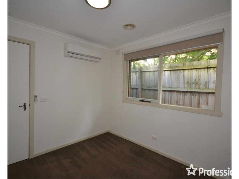 25 Churchill Drive, Mooroolbark VIC 3138