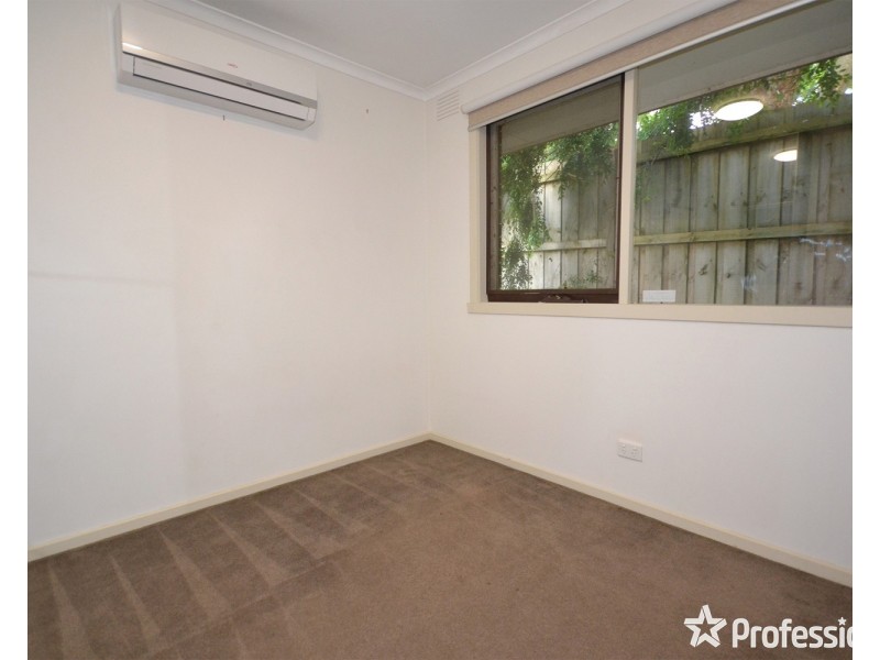 25 Churchill Drive, Mooroolbark VIC 3138