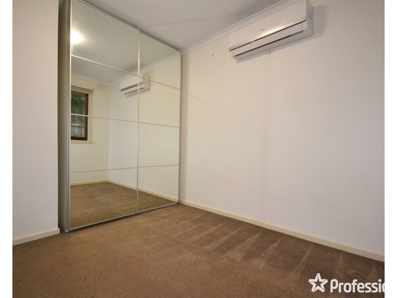 25 Churchill Drive, Mooroolbark VIC 3138