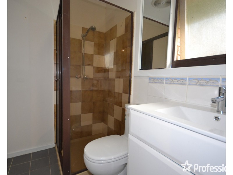25 Churchill Drive, Mooroolbark VIC 3138